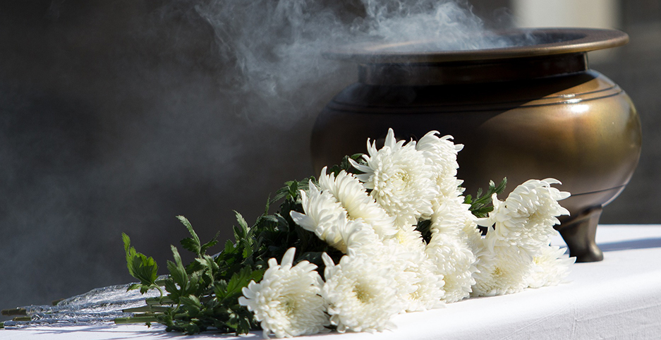 臺(tái)灣常見的喪禮儀式主要是受到宗教所影響，大致可分為中式及西式。